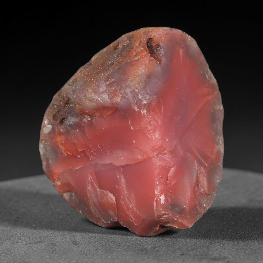 80g Natural Pink Red Agate Rough Loose Raw Gemstone Specimen, 40SB: This natural agate rough specimen weighs 80g, with dimensions 50.8x47.5x30.6mm. It features beautiful pink-red translucent colour, natural fractures and matrix on the outer surface. Suitable for caboc