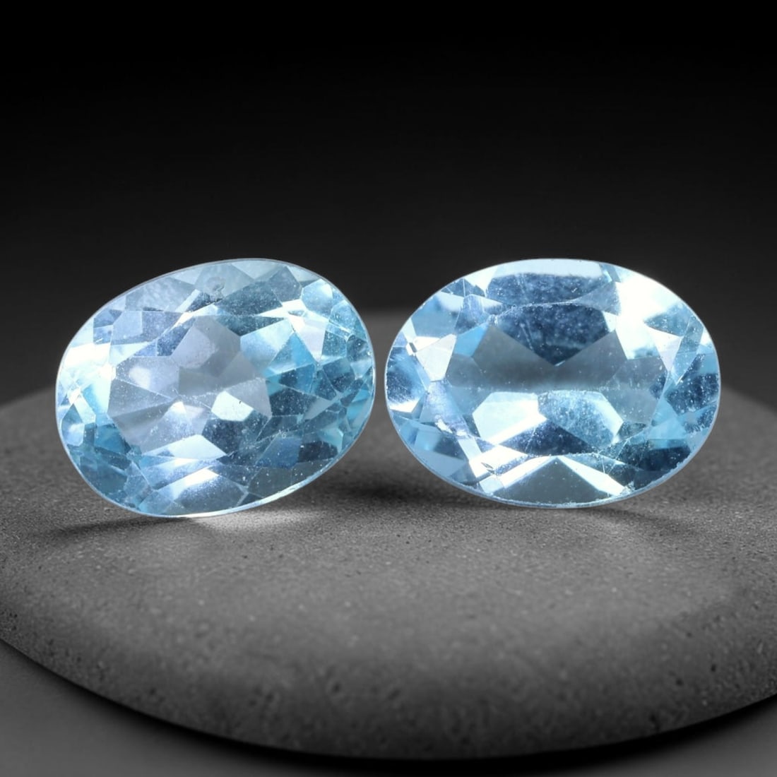 2.98 Carats Natural Brazilian Sky Blue Topaz Oval Faceted Loose Gemstone, 33TY: Constructed from genuine natural topaz sourced from Brazilian mineral deposits, the raw material has been refined through professional faceted lapidary processing with consistent glossy polishing acro