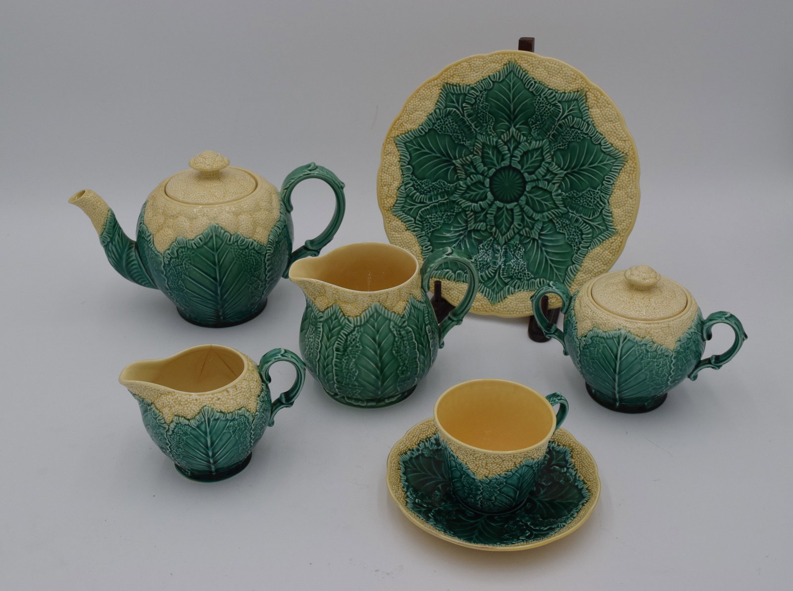 WedgWood Cauliflower Majolica Tea Set (7 pc) (1 of 15)