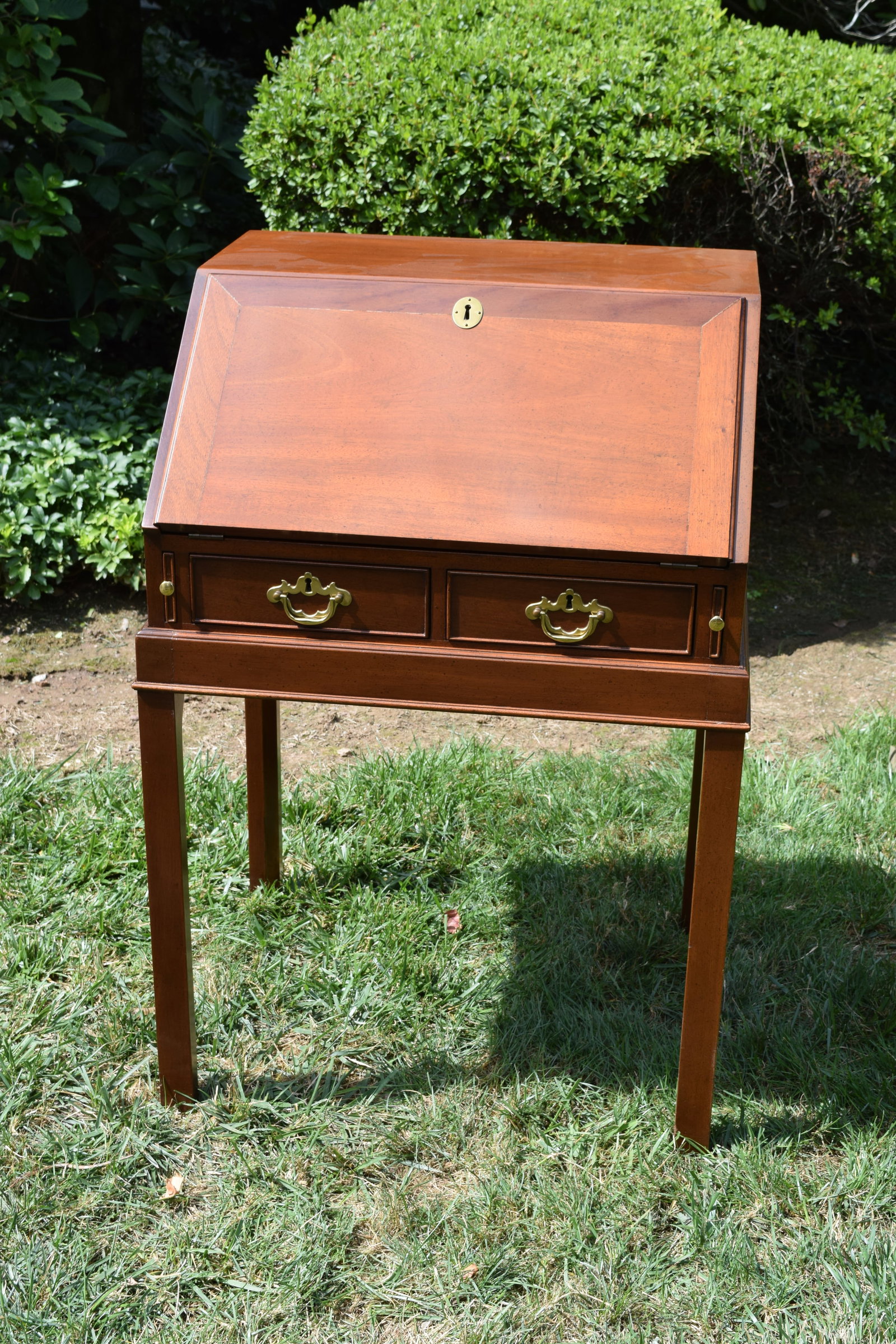 Kittinger WA-1037 Colonial Williamsburg Slant Front Desk (1 of 6)