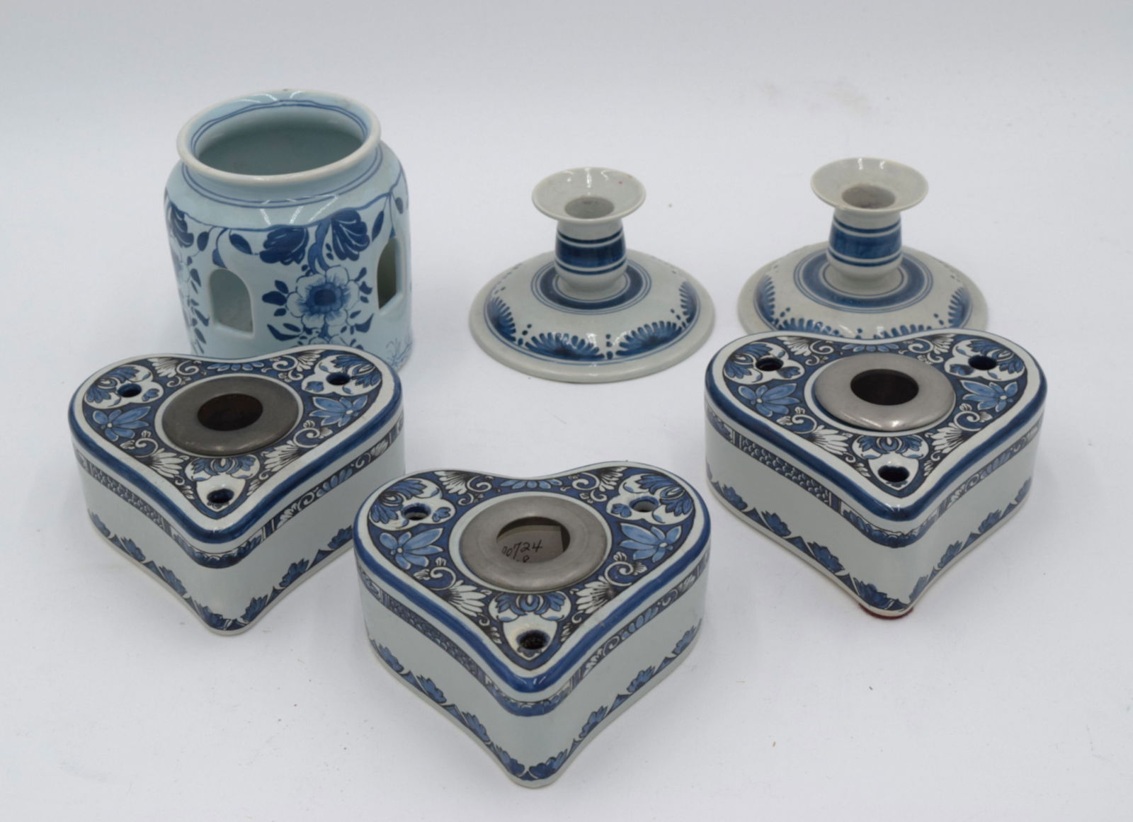 Set of 6 Royal Delft Colonial Williamsburg Pottery Items (1 of 8)