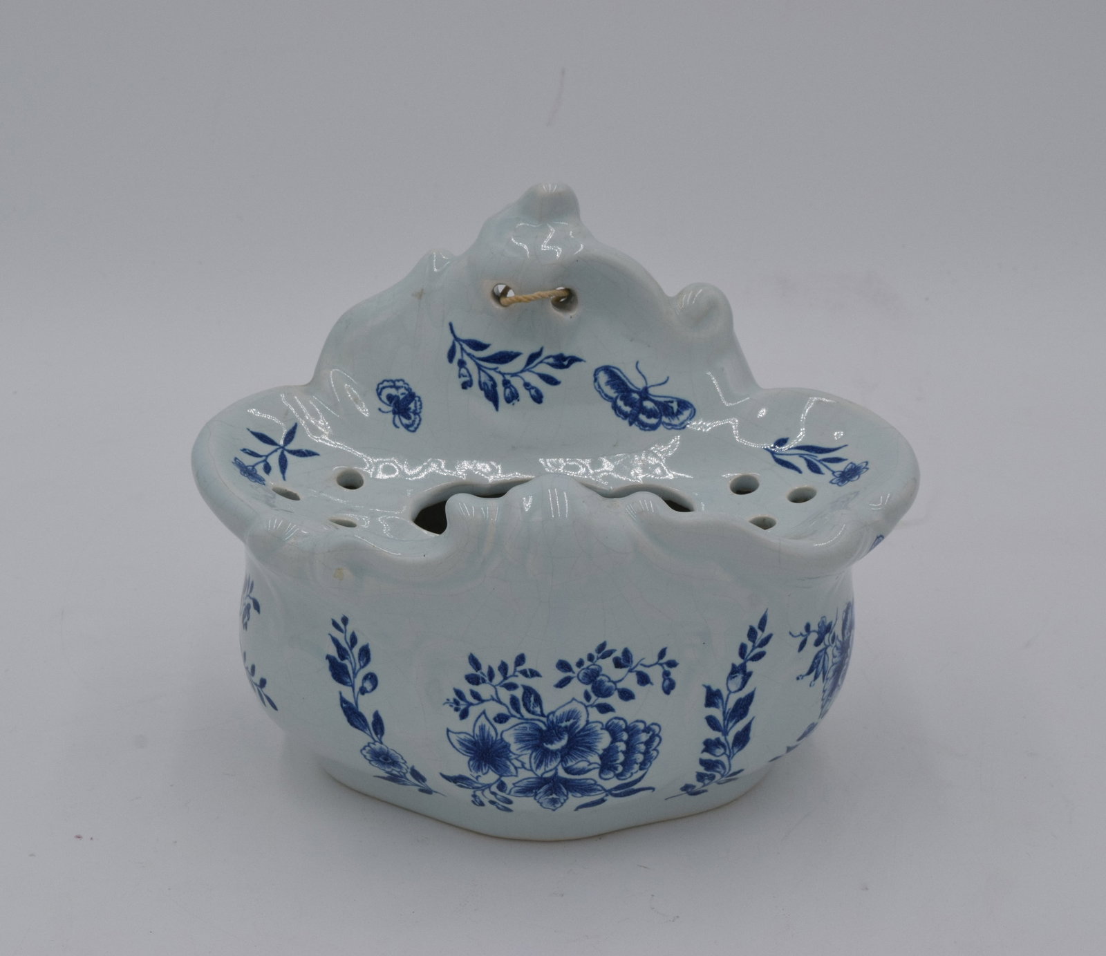Royal Delft Colonial Williamsburg Crocus Planter CW-46: flower motif pottery made in Holland for crocus bulbs. Copied from a Worchester original c1760. Royal Delft has been creating high-quality Delft Blue since 1653. This age-old craft is passed on from g