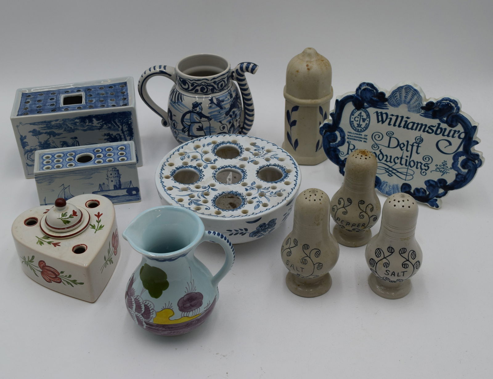 Variety of Royal Delft Colonial Williamsburg Pottery Pieces (11 pc) (1 of 8)