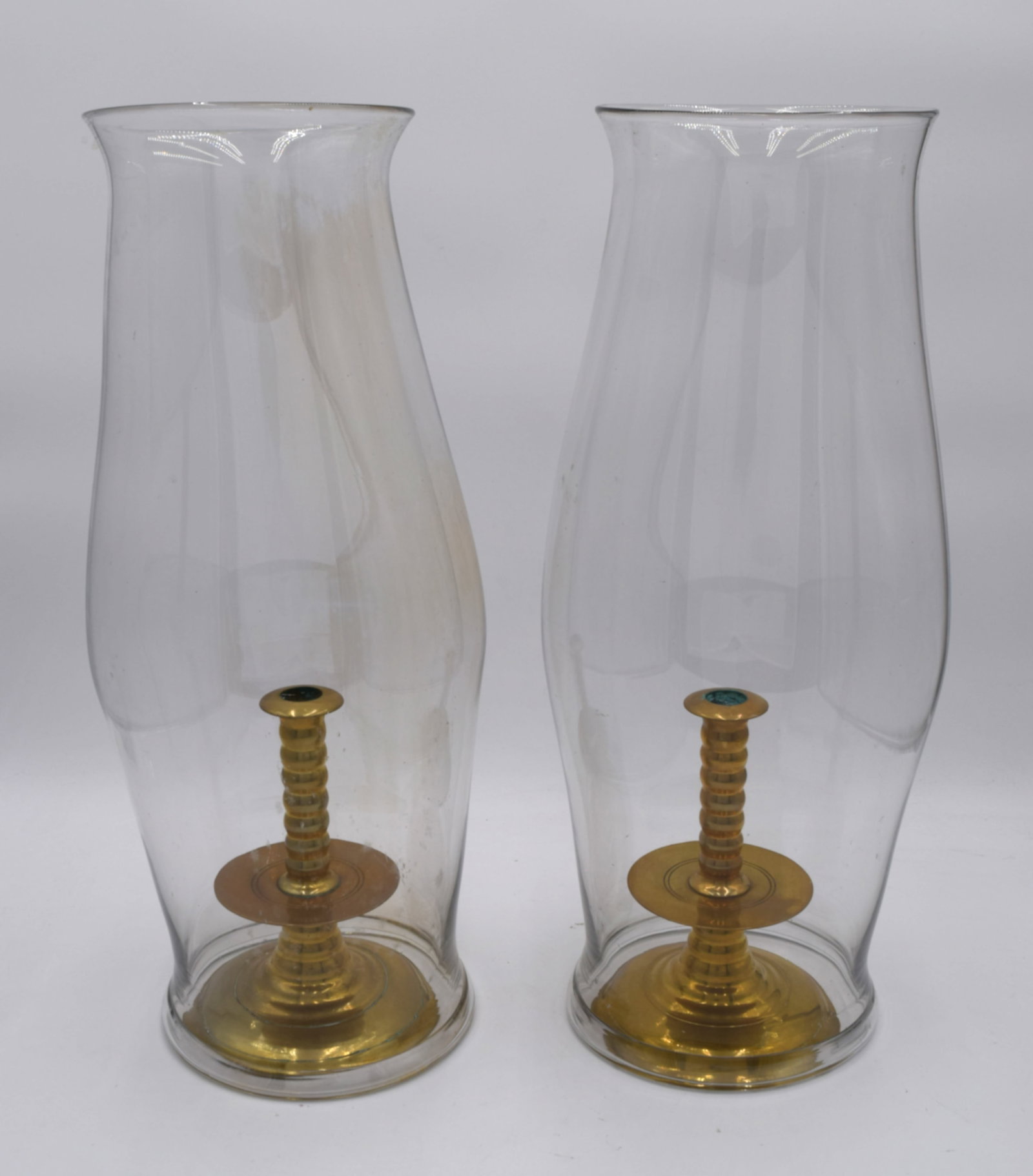 Pair of CW16-13 Brass Candlesticks & Glass Hurricane Globes (1 of 8)