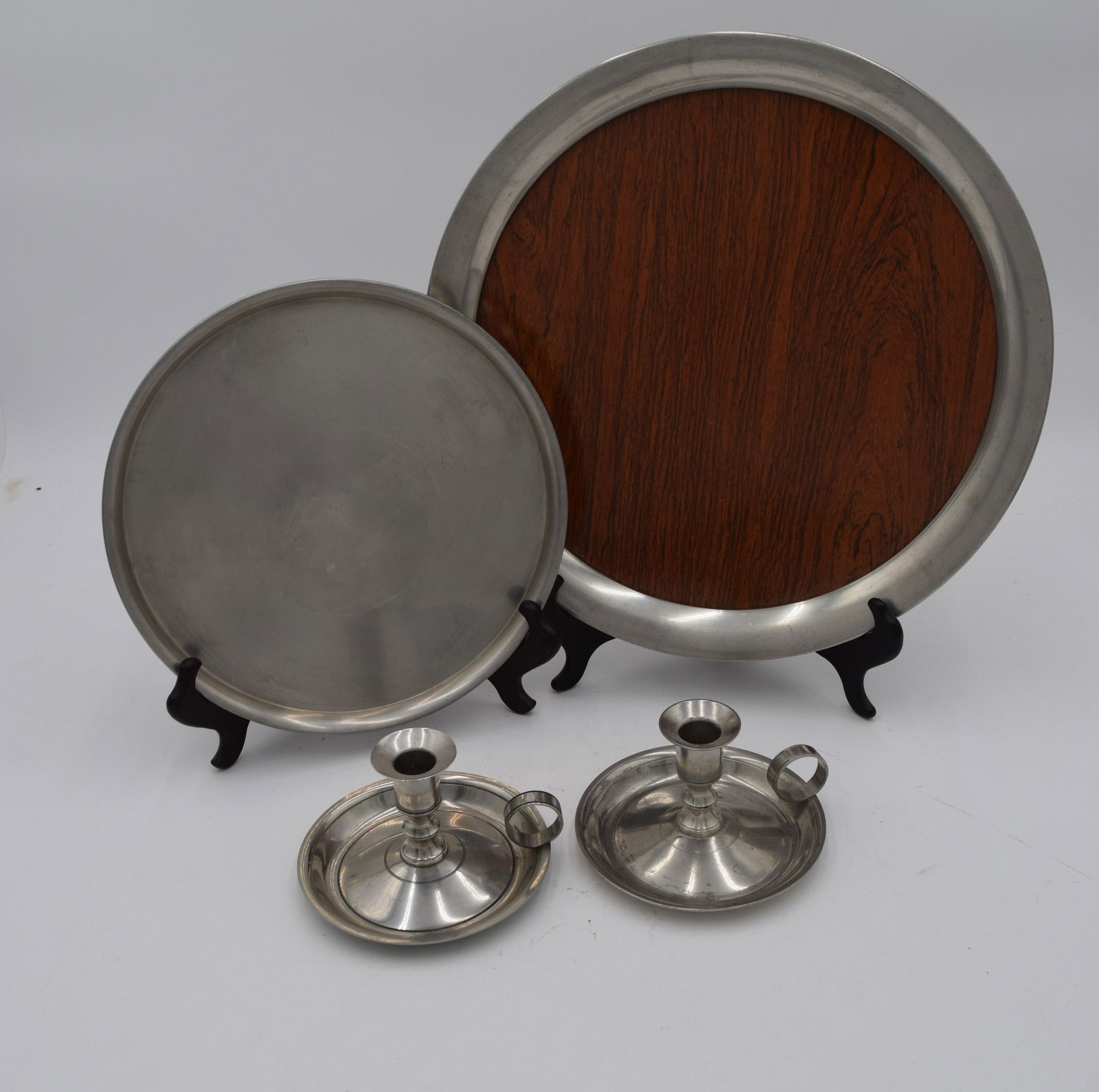 2 Colonial Williamsburg Stieff Pewter Serving Trays & Pair of Candle Holders (1 of 13)