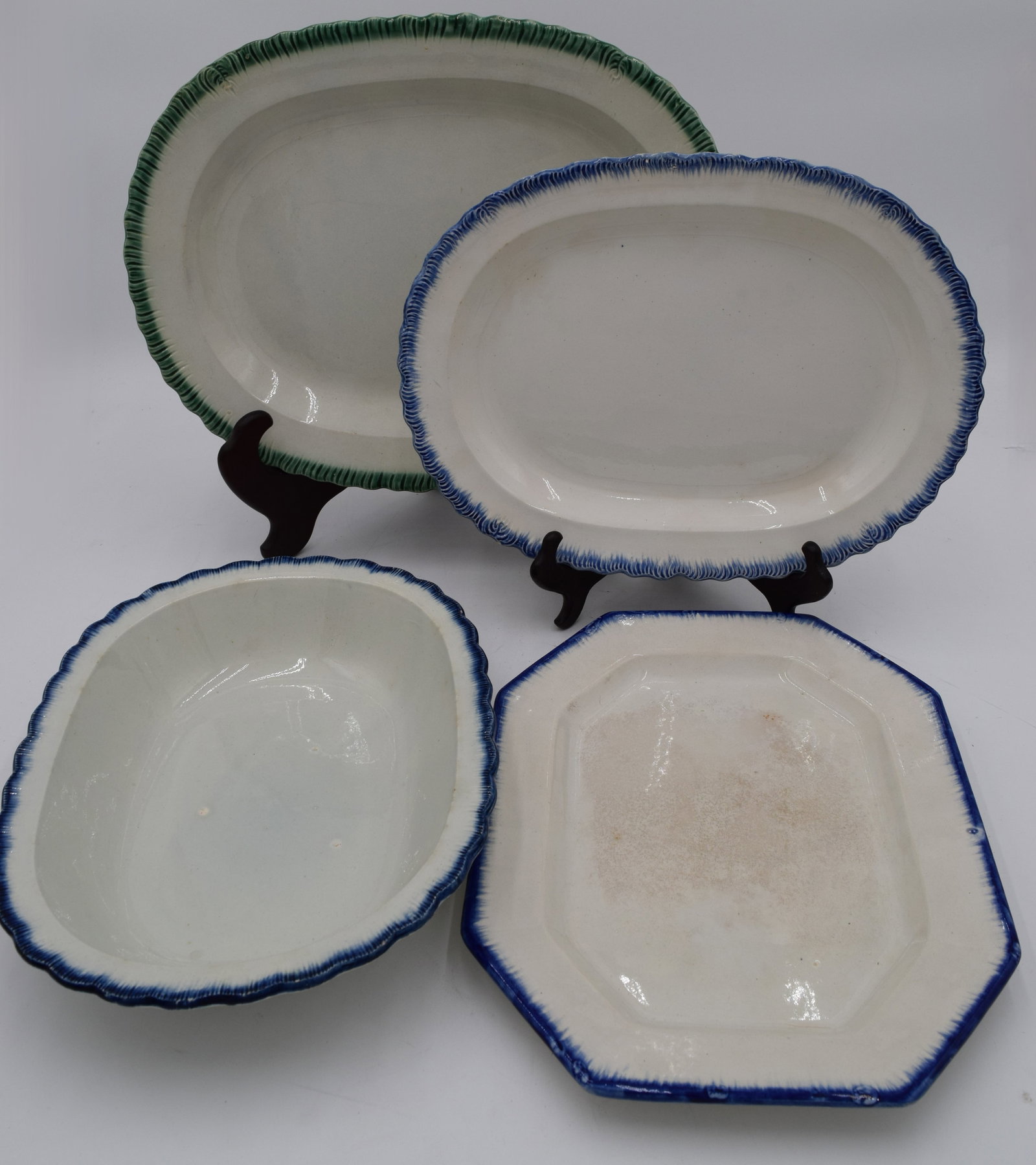 Set of 4 Shell Edge Porcelain Pearlware Serving Platter Trays (1 of 10)