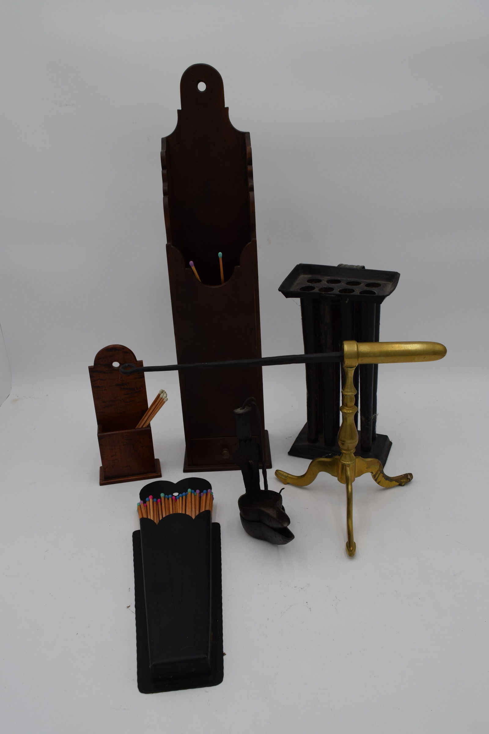 Colonial Williamsburg Style Iron Wood & Brass Fireplace Items (7 pc) (1 of 17)