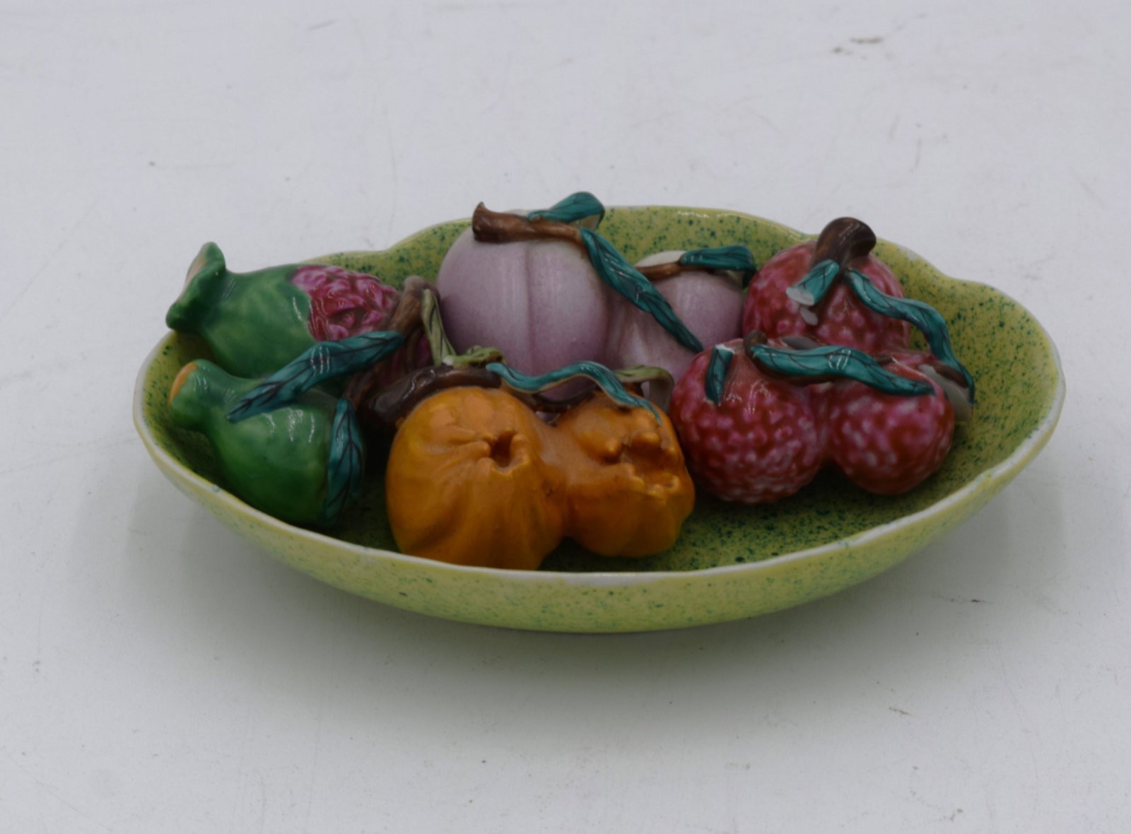 Miniature Majolica Ceramic Porcelain Altar Fruit & Tray (1 of 8)