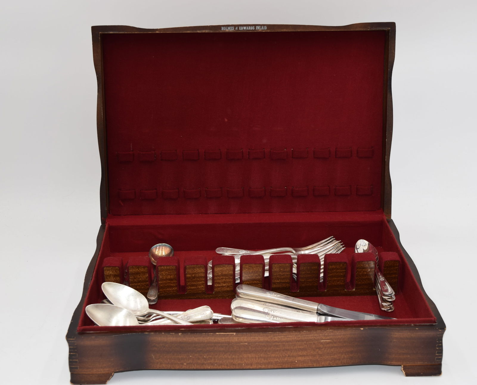 Holmes & Edwards Colonial Williamsburg Silver Flatware Utensils Set (52 pc) (1 of 13)