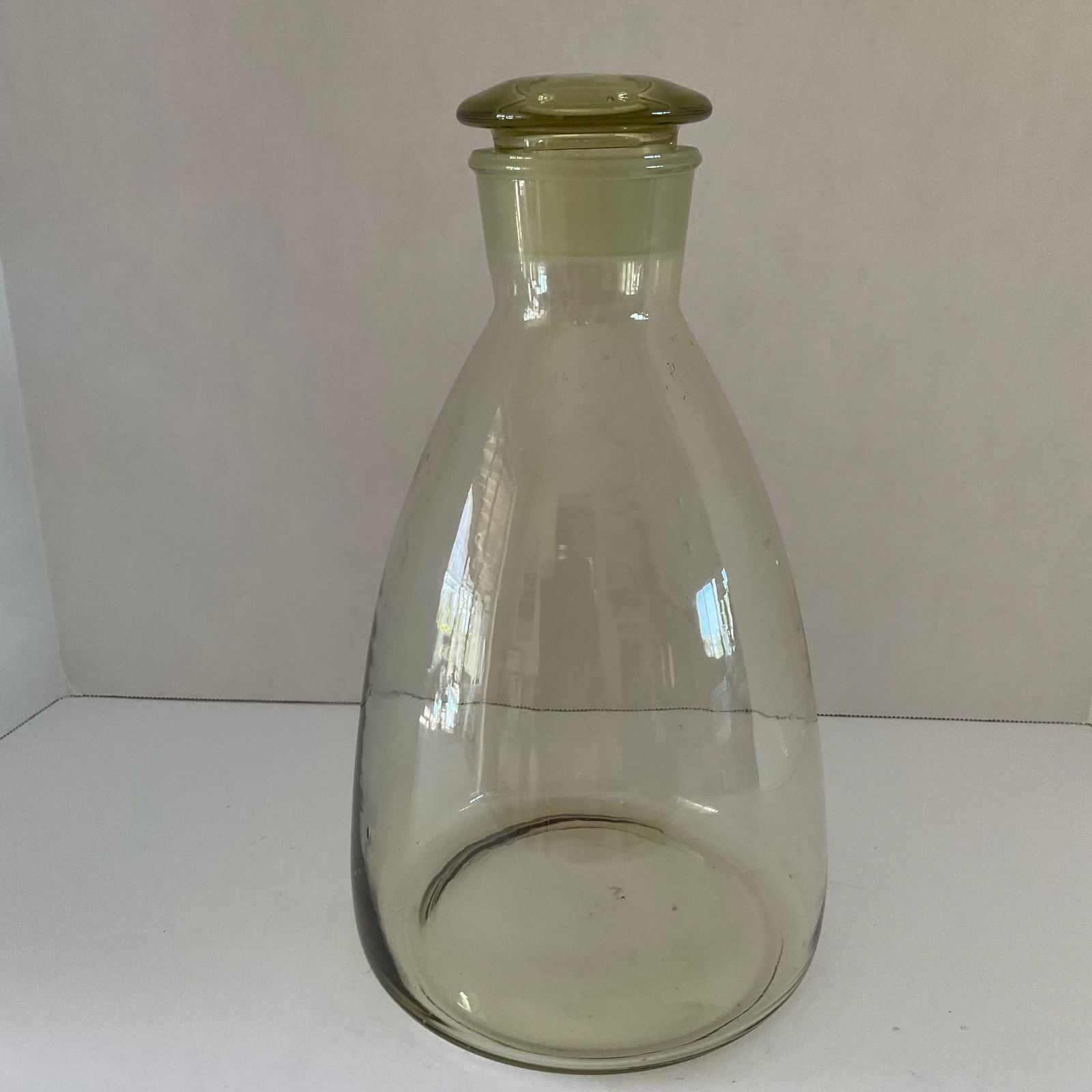 Blown Yellow/Green Apothecary Jar (1 of 6)