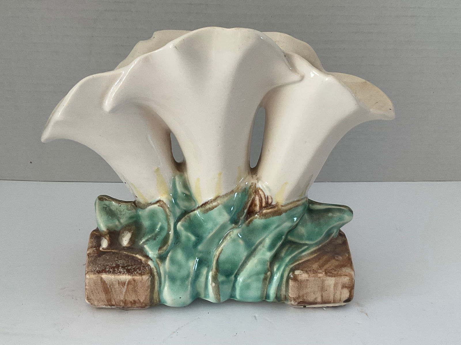 McCoy Vintage Calla Lily Vase (1 of 6)