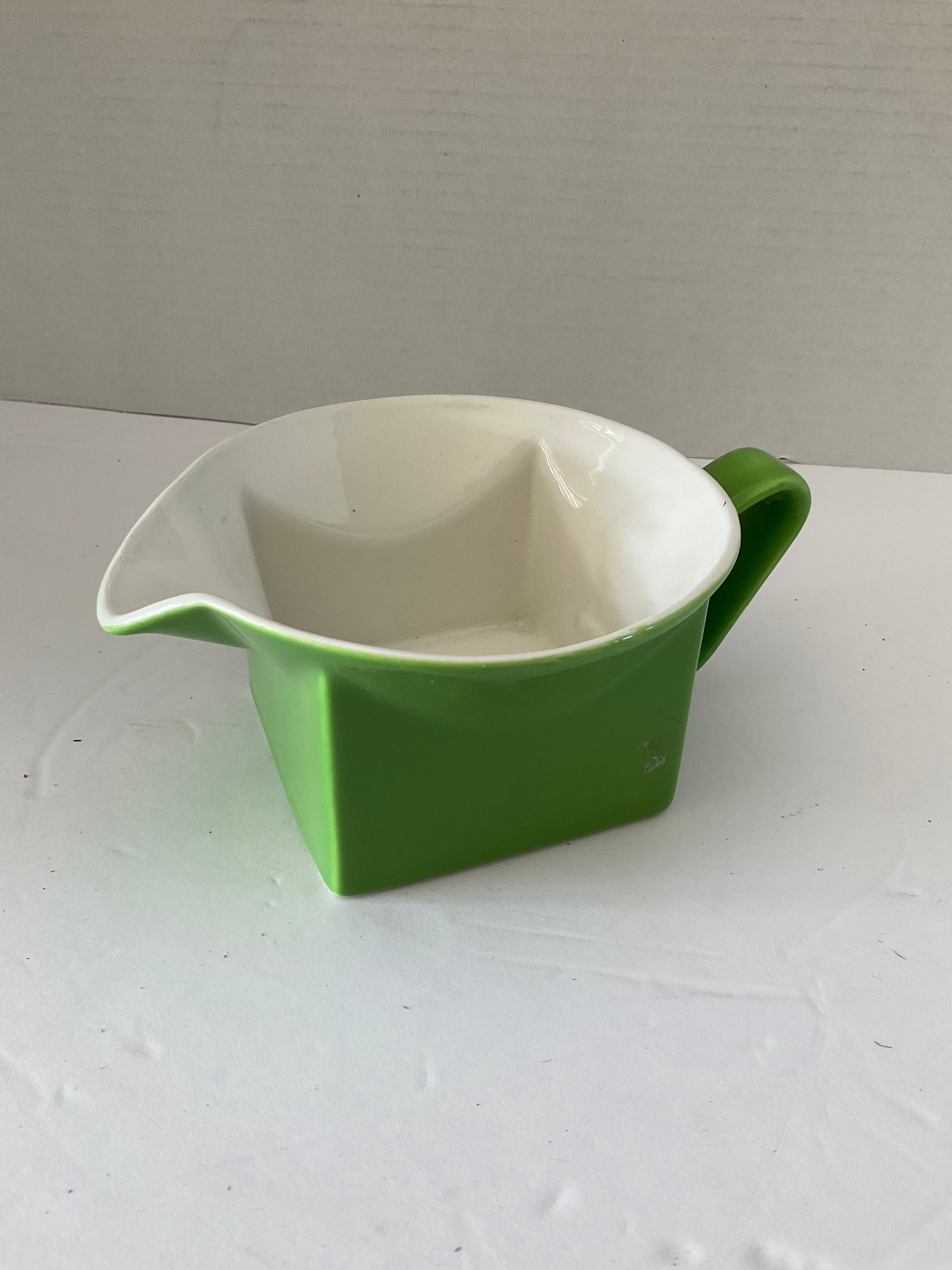 Vintage Johnson Bros Art Deco Style Pitcher (1 of 6)