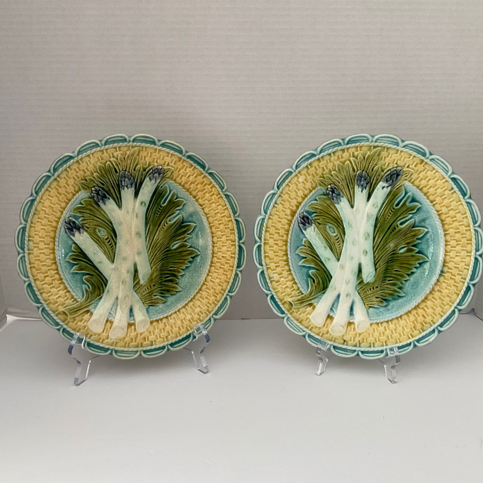 Pair of Majolica Plates with Asparagus Theme from Paris (1 of 7)