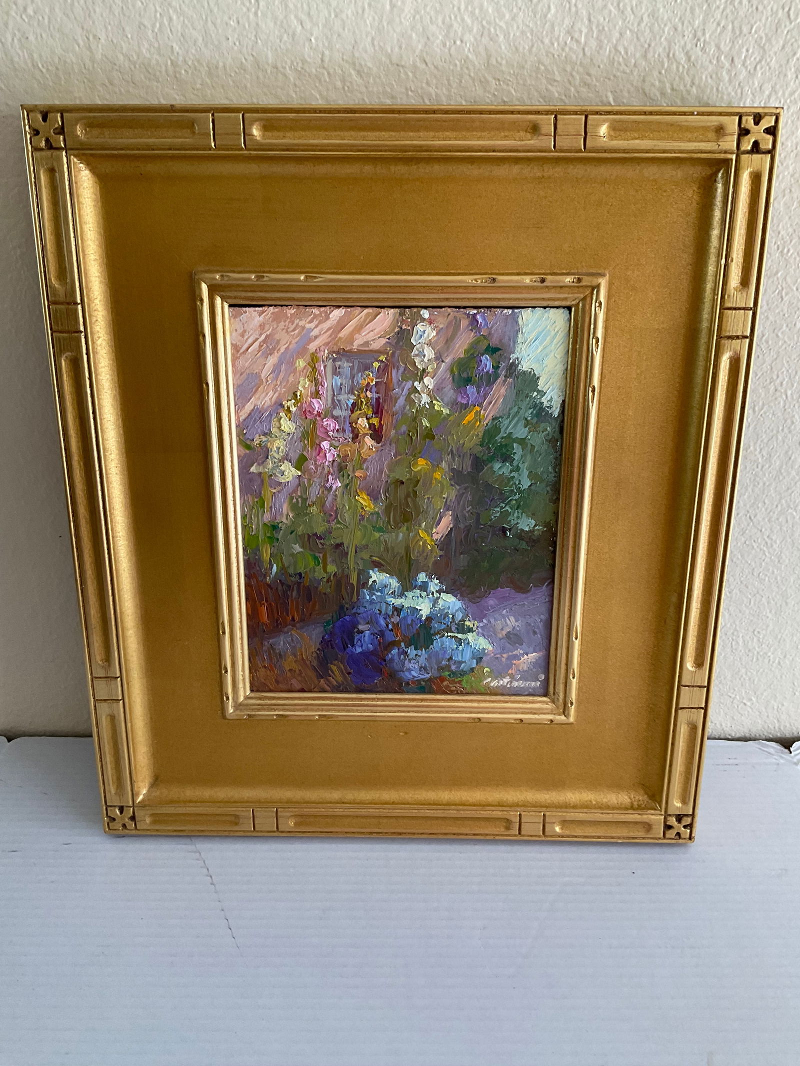 Modern Impressionistic Courtyard Painting, Signed: A modern impressionistic painting set in a gilded wood frame. It measures 18 x 16 with the actual art measuring 8 x 9.5. It is oil on board painted with impasto strokes. Very good condition, slipping