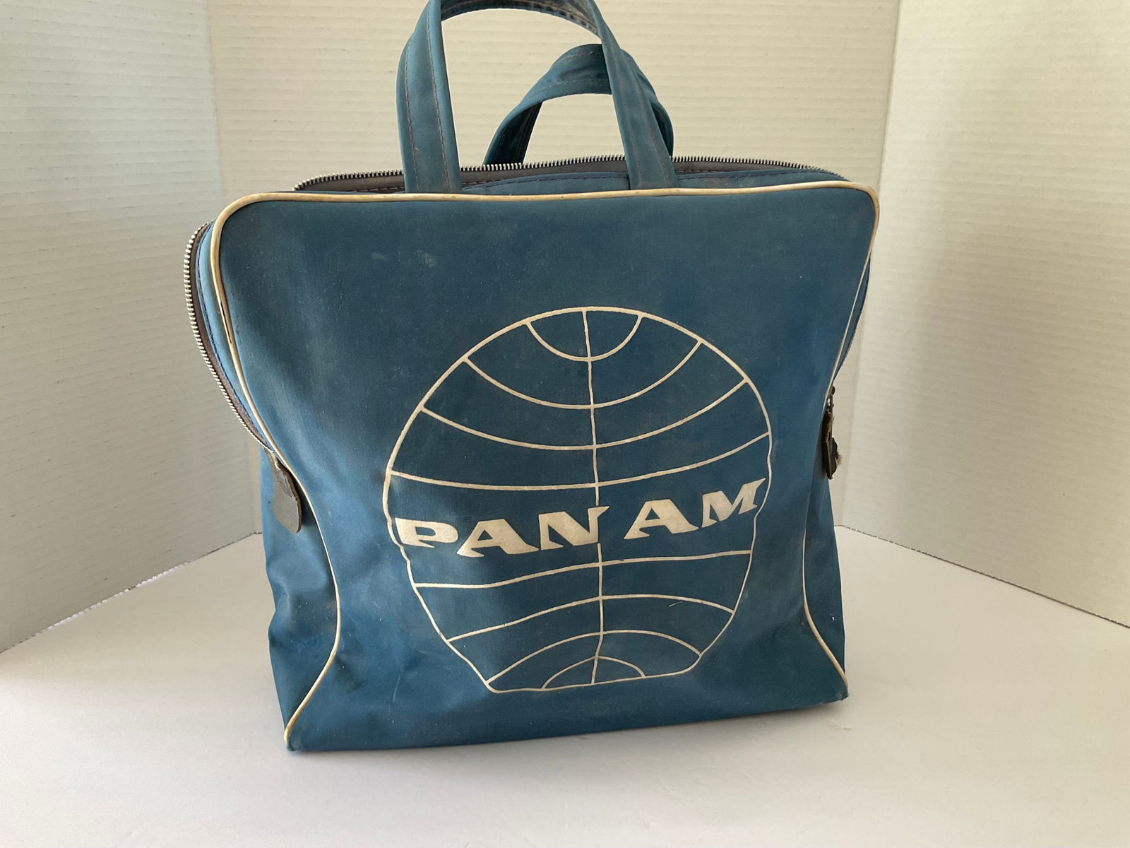 Vintage Canvas PanAm Carry On Tote (1 of 6)
