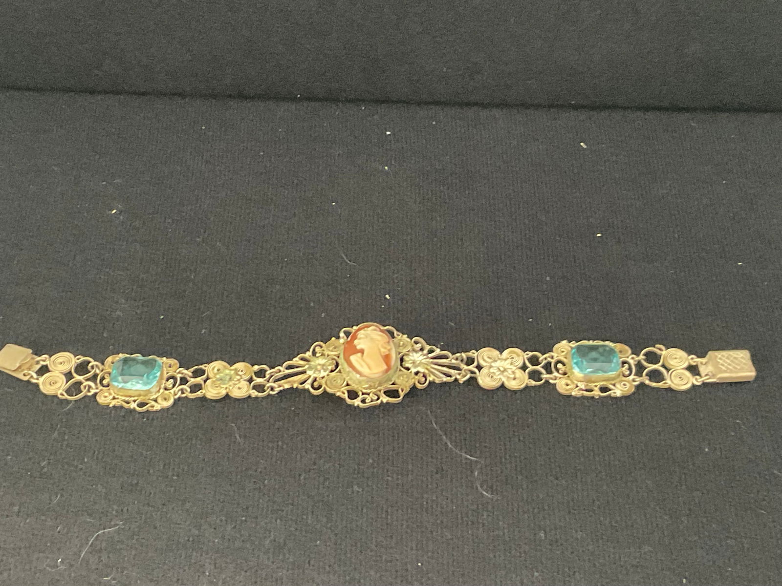 Vintage Sterling Filagree Cameo Bracelet (1 of 7)