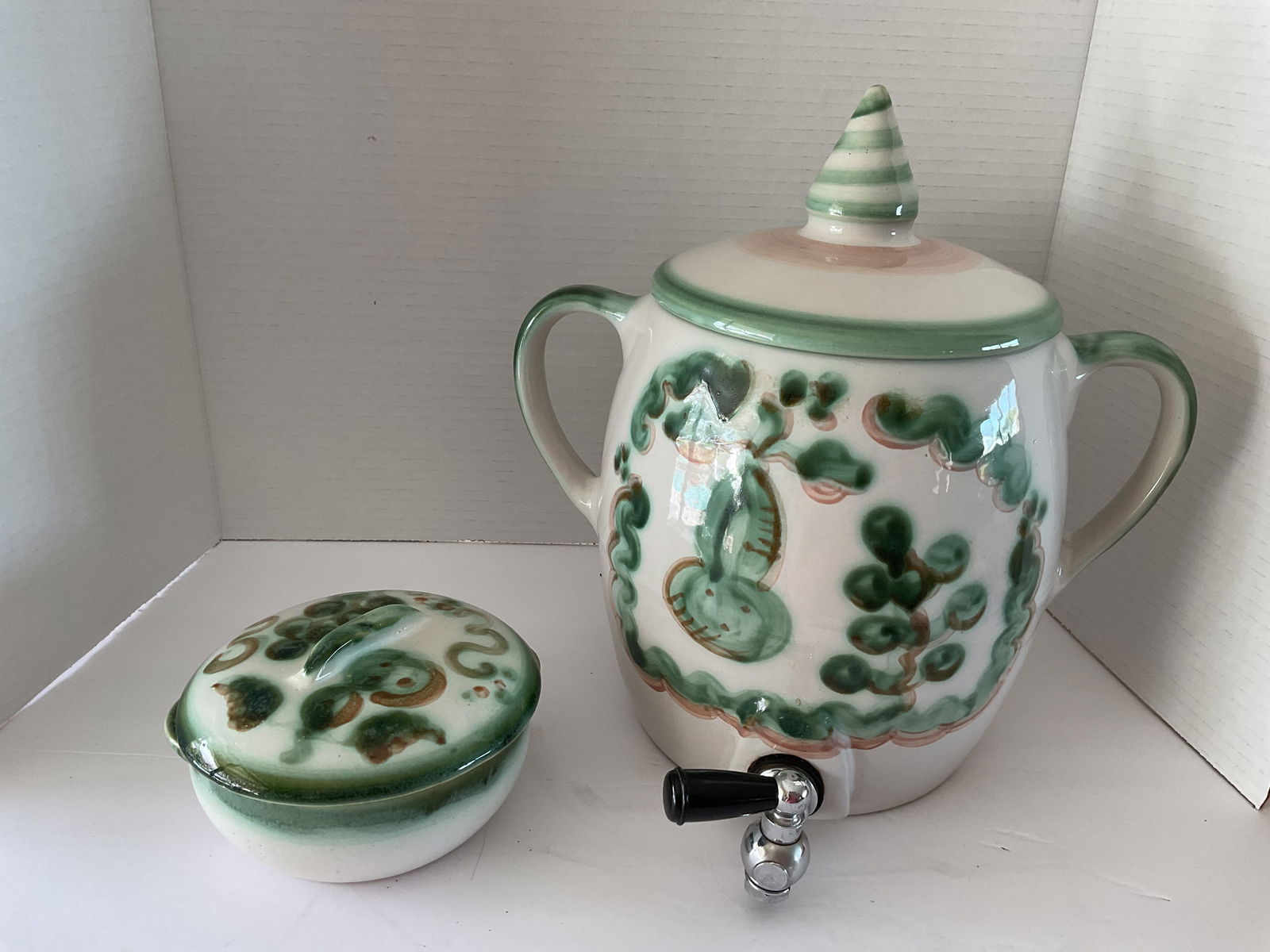 Vintage M.A. Hadley Pear and Grape Green Beverage Dispenser and Small Pot (1 of 8)