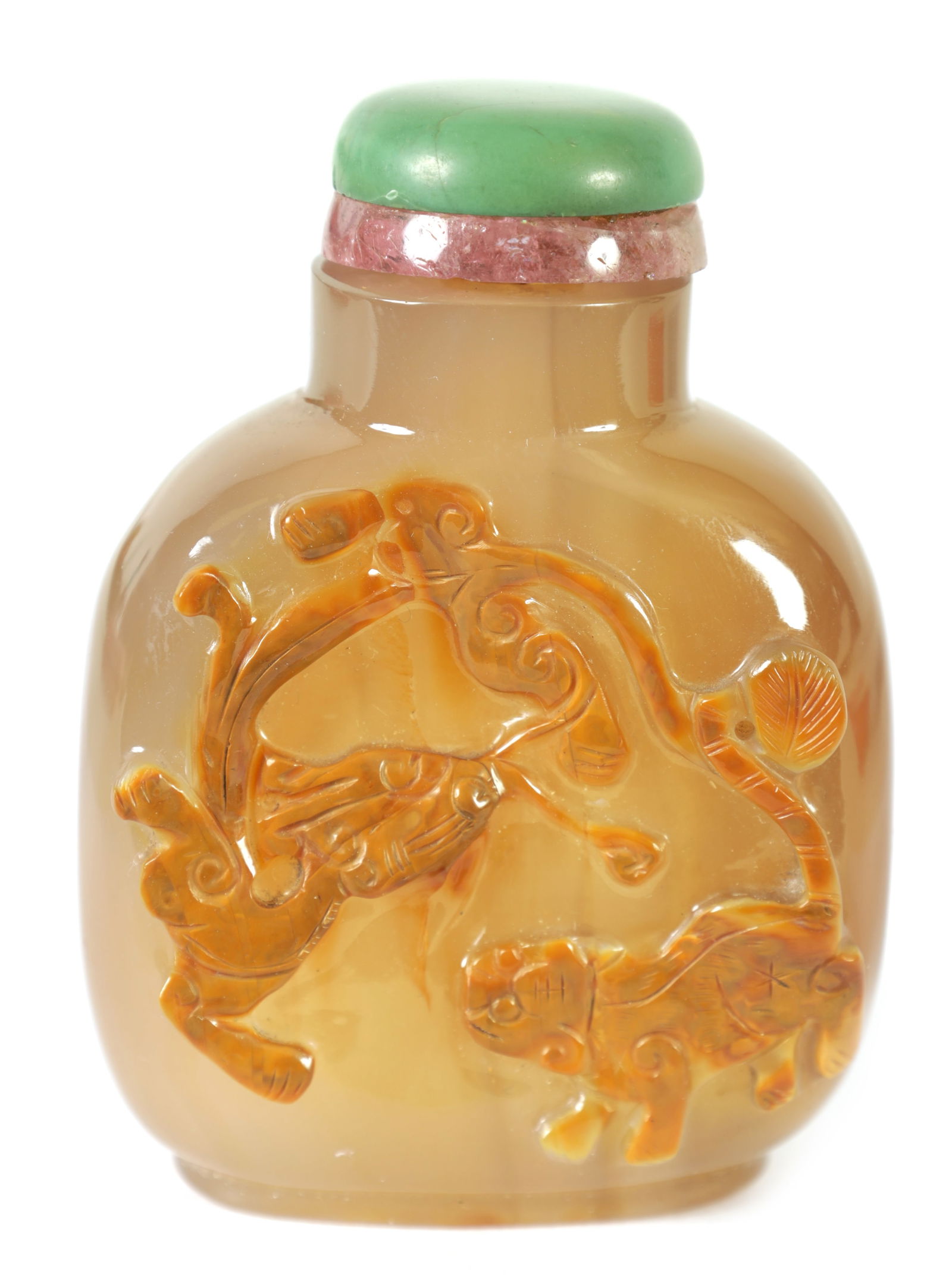 An Agate Snuff Bottle: H: 7cm