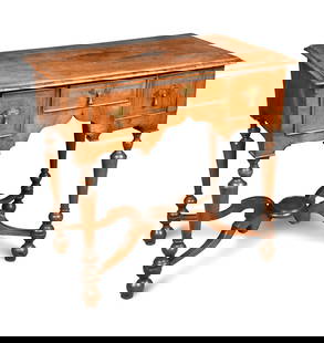 A Walnut Wood Table: H: 75cm W: 77cm D: 48cm