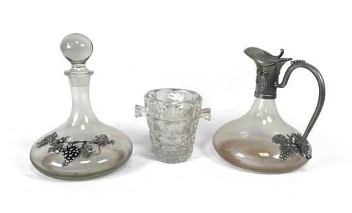 A Set Of Crystal Wine Service: H: 26 cm