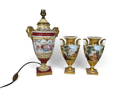 A Set Of Porcelain Vases: H: 22 cm.