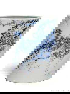 A Blue-And-White Brush Holder: H: 12cm D: 8.5cm