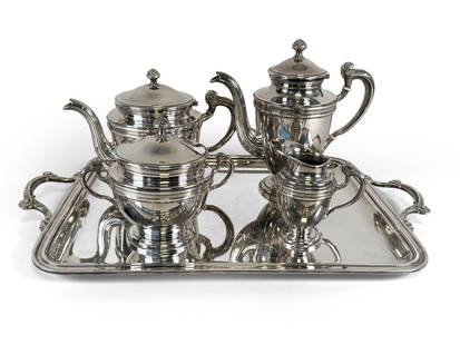 A Set Of Silver Tea Service: 53.5 x 34 cm