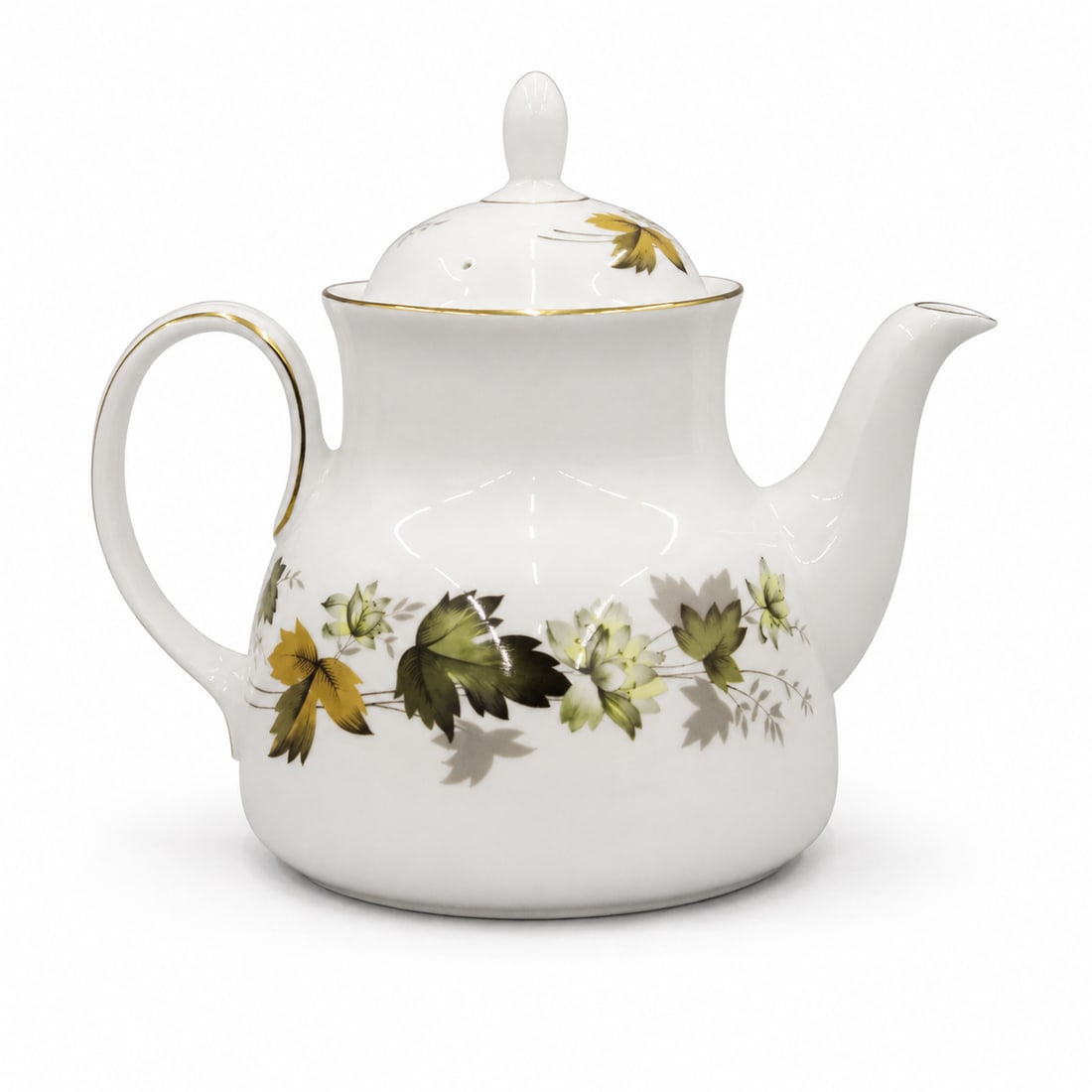 A Royal Doulton Larchmont dinner and tea service. (1 of 2)