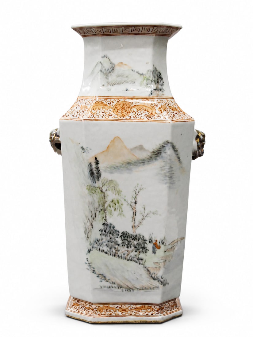 A 19th century Chinese porcelain canted square section vase (1 of 2)