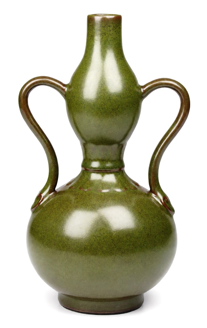 A teadust-glazed double-gourd vase with loop handles (1 of 2)