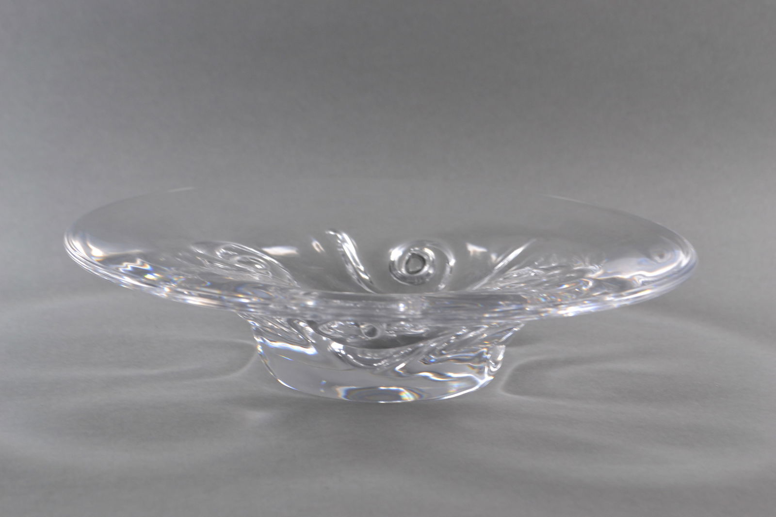Goran Warff For Kosta Boda Modernist Art Glass Bowl, Sweden: signed on underside Kosta 76145 Wharff, H: 10 1/2", dia: 2 1/2"