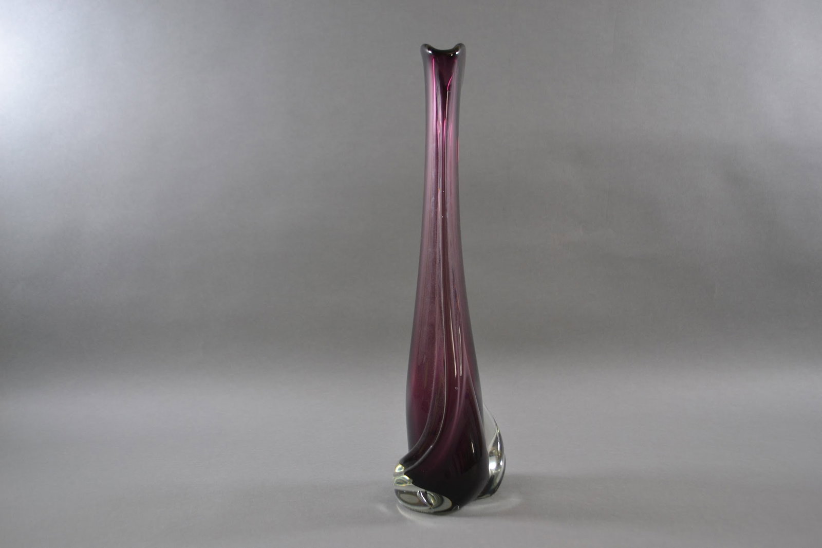 Matthew Buechner Art Glass Vase: signed (on bottom) Matthew Buechner 8 - 83 Thames Street Glass House, H: 15 1/2", w: 5"