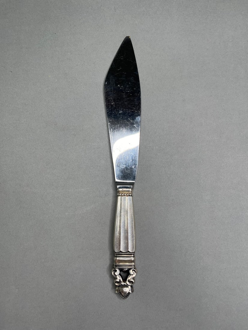 Georg Jensen Acorn Cake Knife: Denmark Georg Jensen Acorn Cake knife - L: 10 1/4 inches