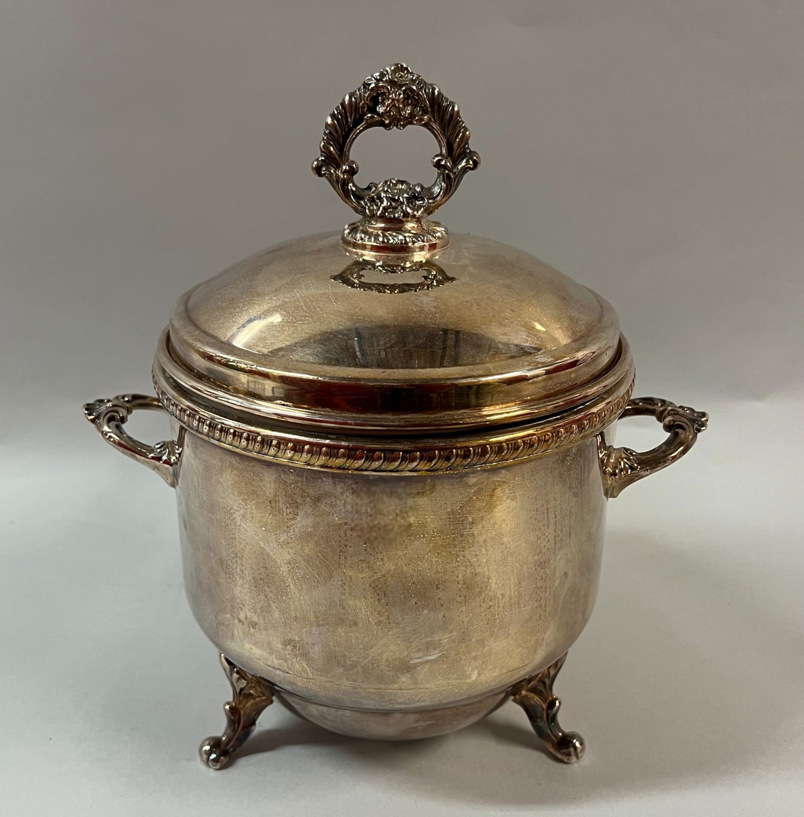 Neoclassical Style Silver plate Covered Ice Bucket (1 of 7)