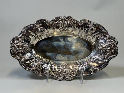 Reed And Barton Francis I Oval Bread Basket: stamped on underside W: 11. 75 x d: 7.5 inches OZT: 14.1