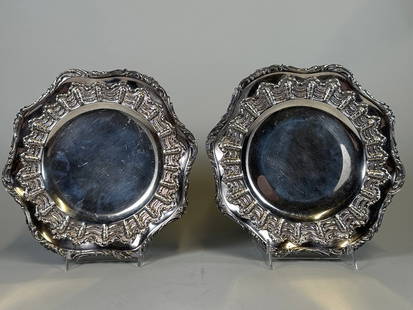 V. Bovin, Paris Pair Of Silver Footed Salvers: hallmarked under foot h: 3 x dia: 9 1/4 inches OZT 20.7 (each) 41.4 (total) OZT: 41.4
