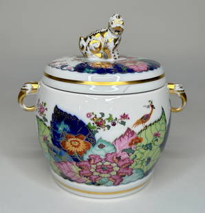 Mottahedeh Tobacco Leaf Fu Dog Covered Jar: Marked underneath, H: 6 3/8 inches