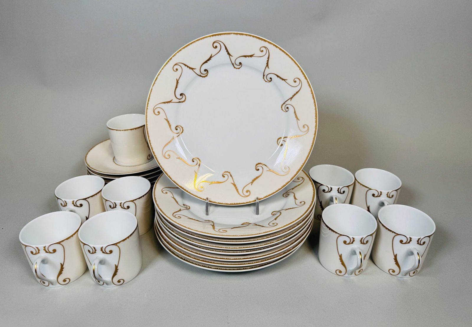 Christian Lacroix Follement 25-Piece Partial Dessert Service
