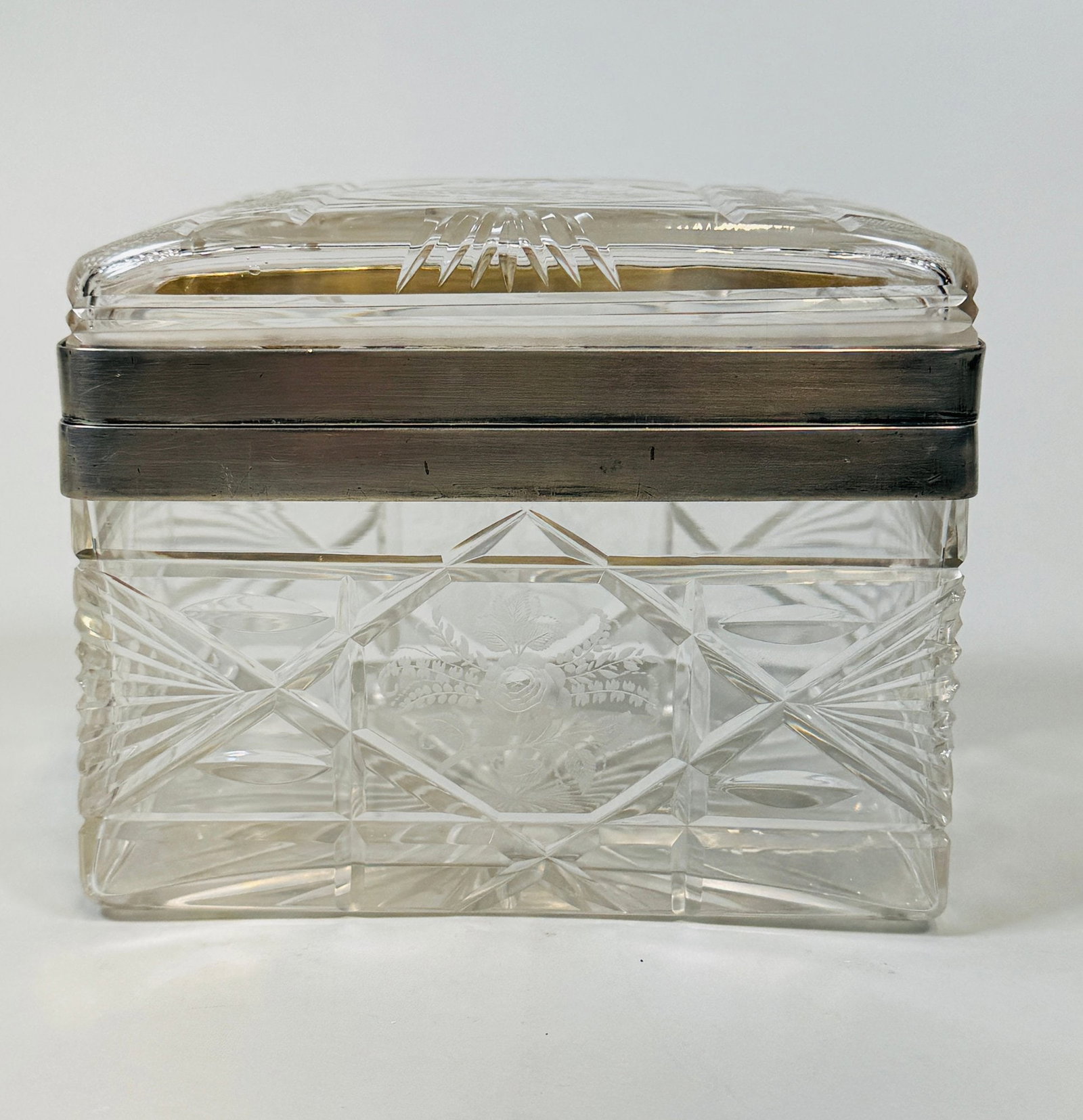 Vintage Cut Crystal Casket: Unmarked h: 5 x w: 6 x d: 4 1/4 inches CONDITION: missing interior chain