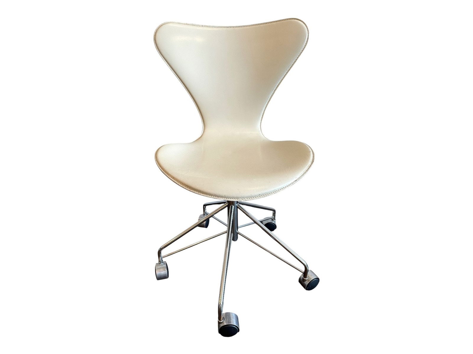 Arne Jacobsen (Danish, 1902-1971) For Fritz Hansen Sevener Desk Chair, Model 3117 (1 of 2)