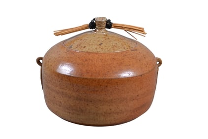 Frog And Pond Potters (Vermont) Studio Pottery Covered Jar