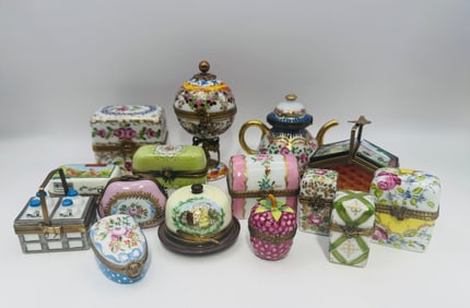 Fifteen Limoges Peint Main Porcelain Trinket Boxes (15)