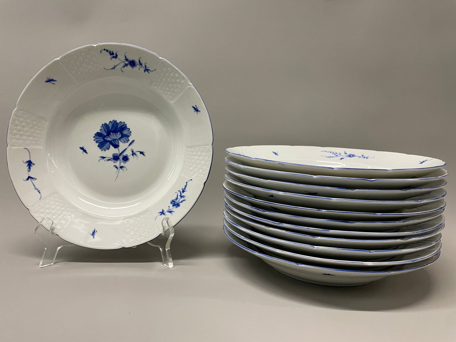 Decore A La Main A Chantilly (France) Porcelain Dinner Bowl (12): D: 9 3/4 inchesCONDITION: excellent