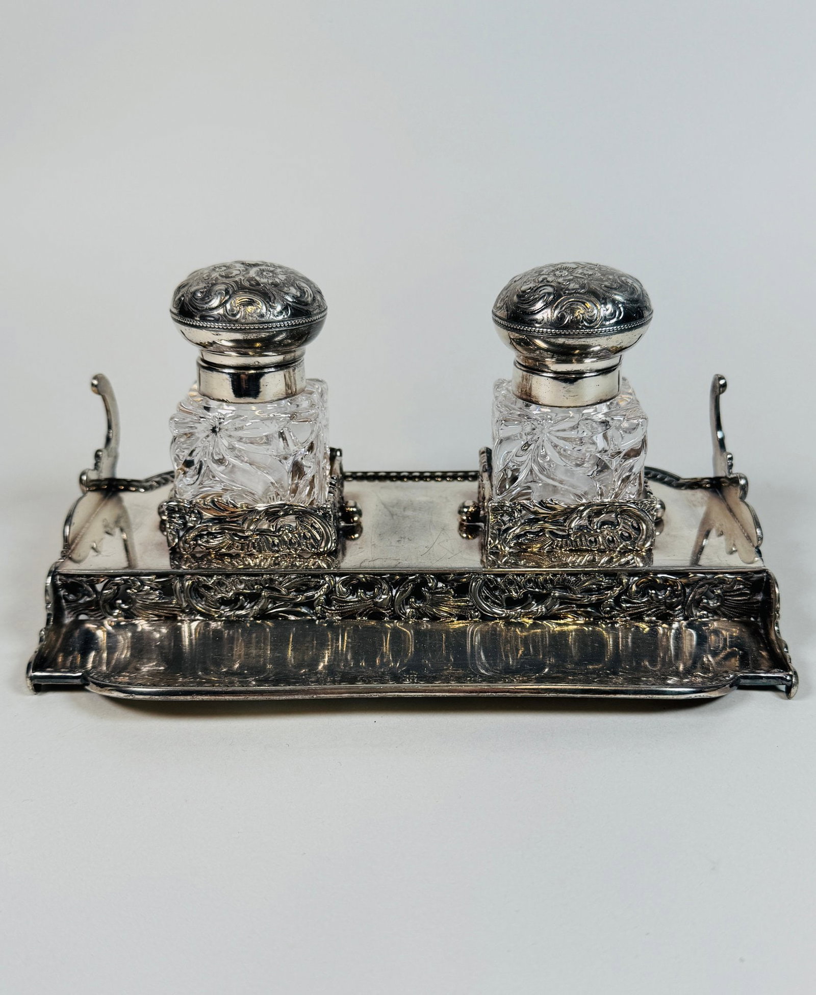 Derby Silver Company Silver Plated Double Inkstand (1 of 4)