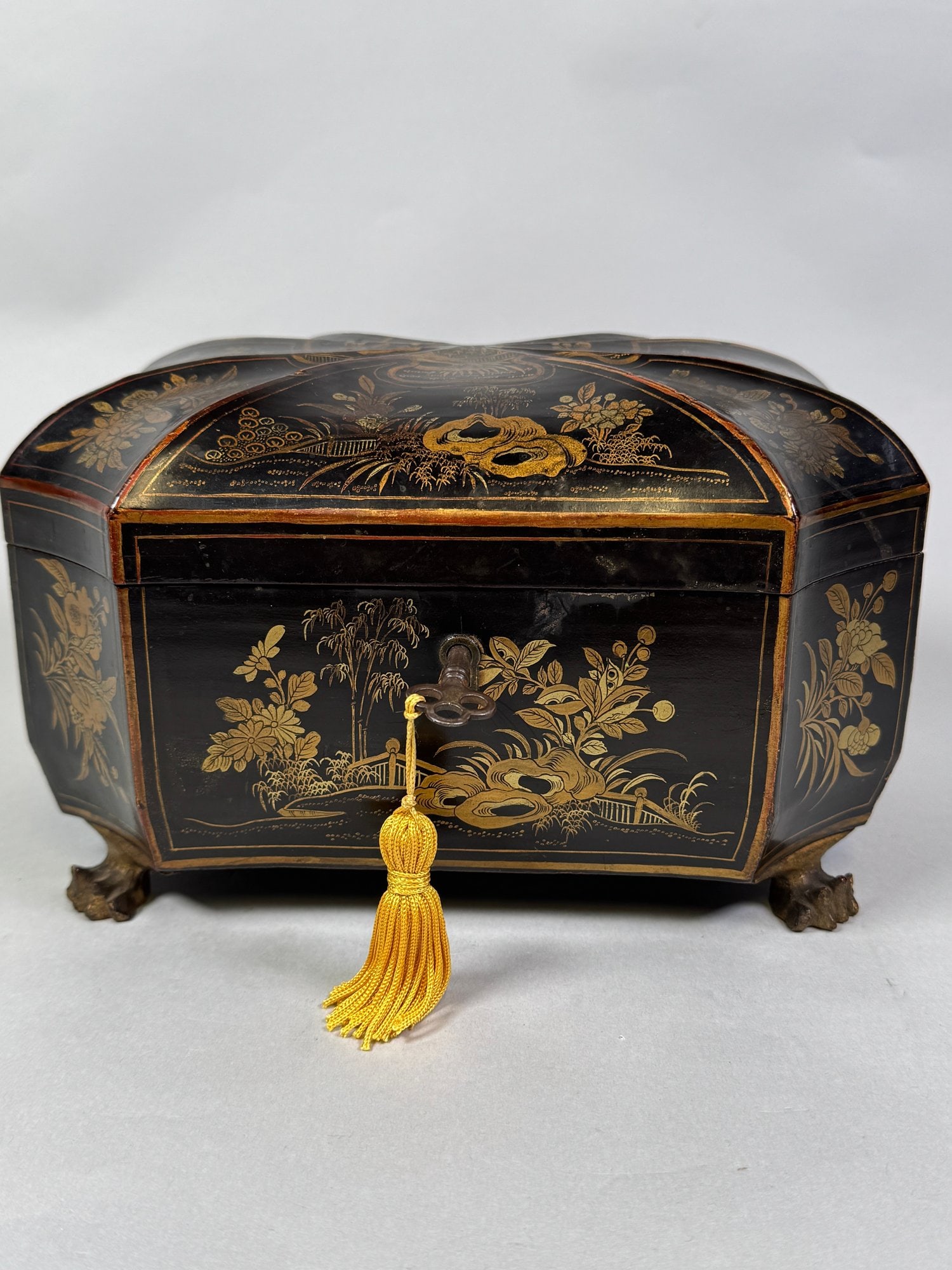 Chinese Export Lacquer Tea Caddy, 19th Century (1 of 5)