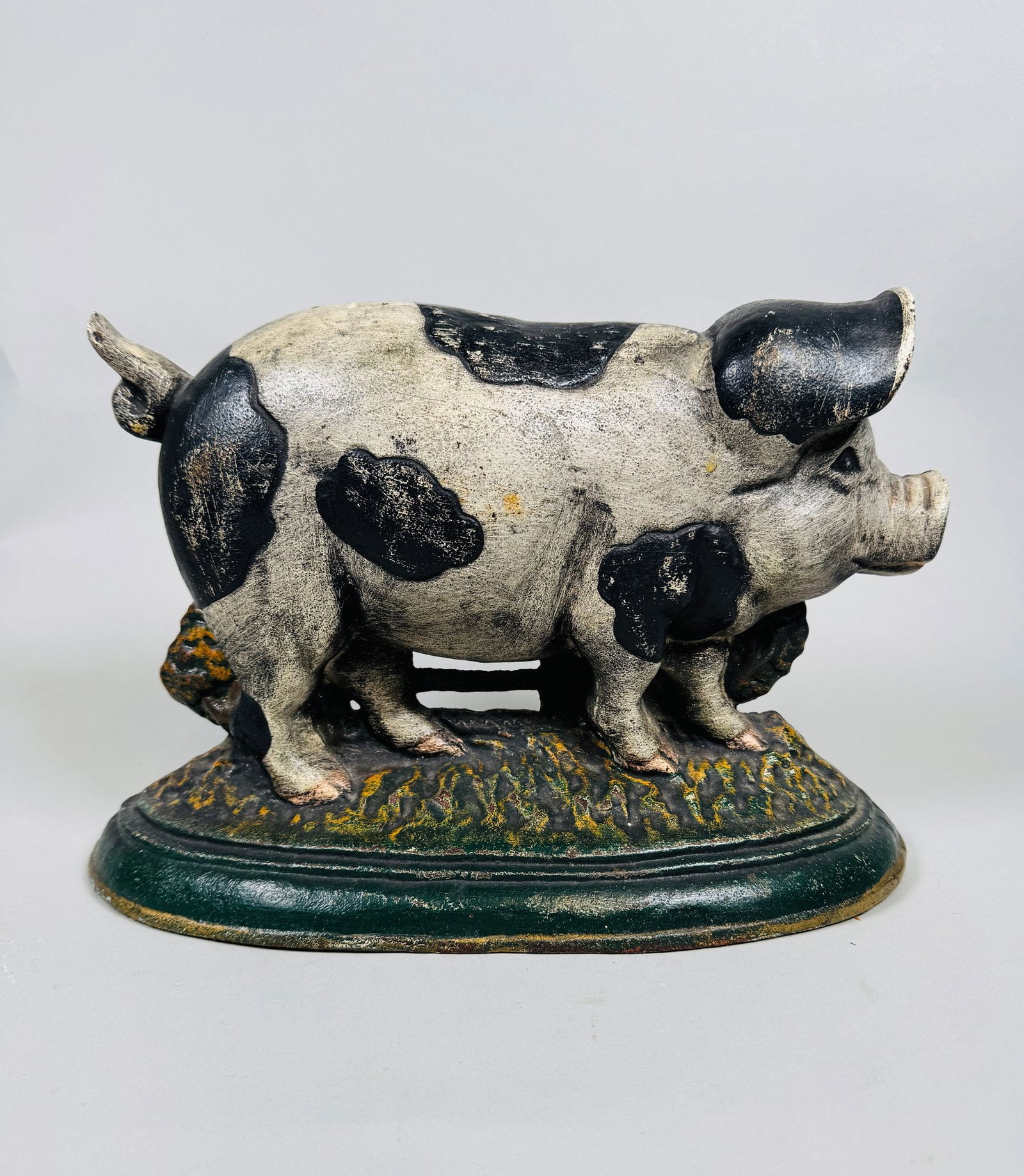 Painted Cast Iron Pig Form Doorstop (1 of 4)