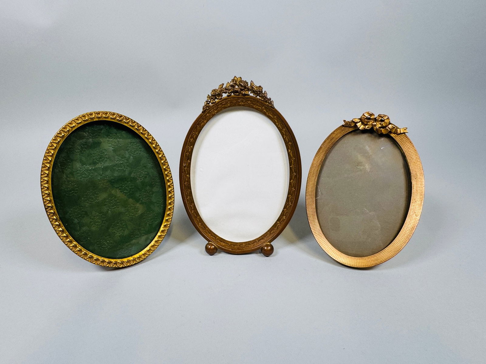 Louis XVI Style Brass Oval Picture Frames, Early 20th Century (3) (1 of 3)