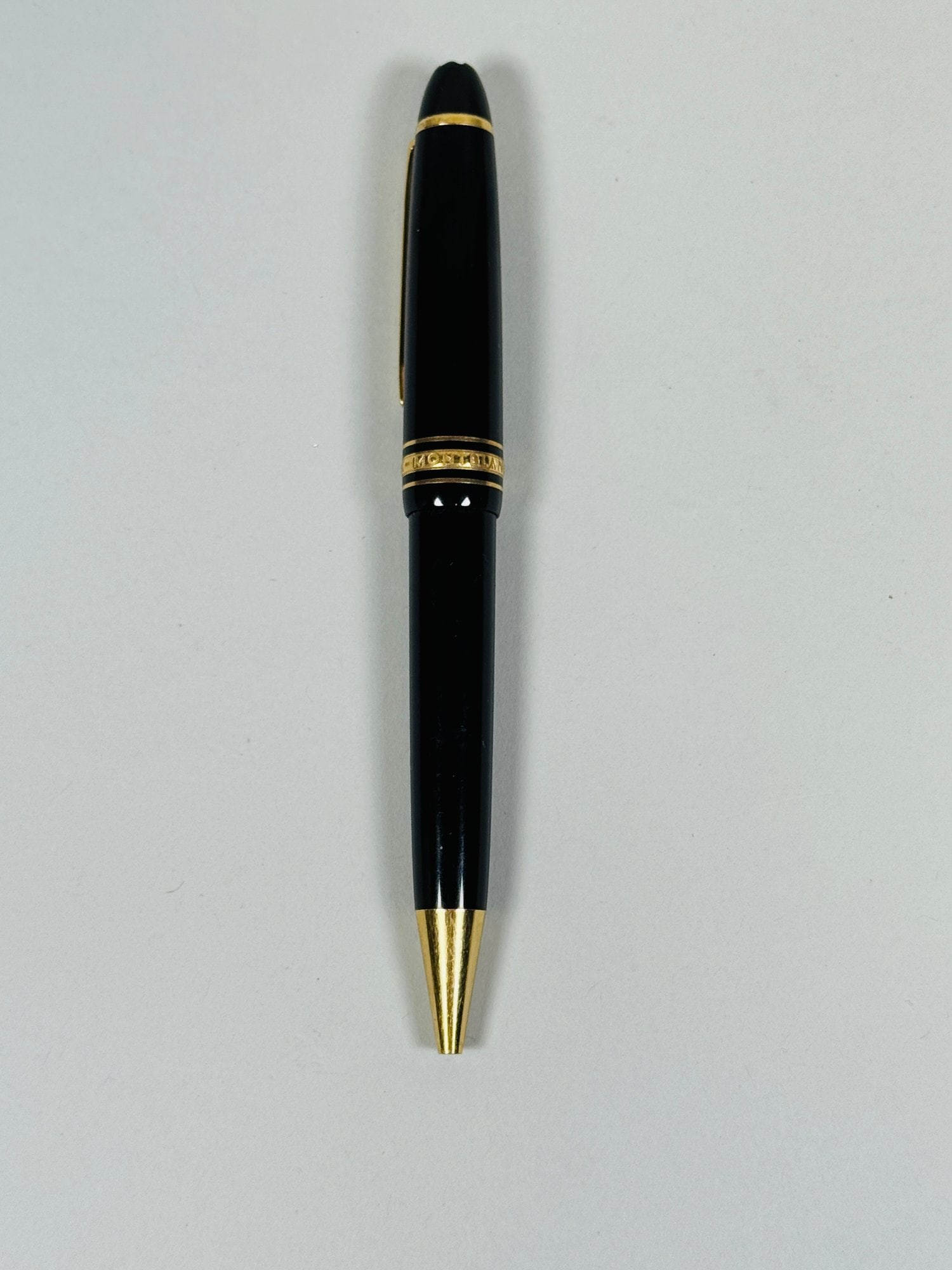 Montblanc Meisterstuck Classique Ballpoint Pen, Black With Gold Trim: L: 5 1/2 inches