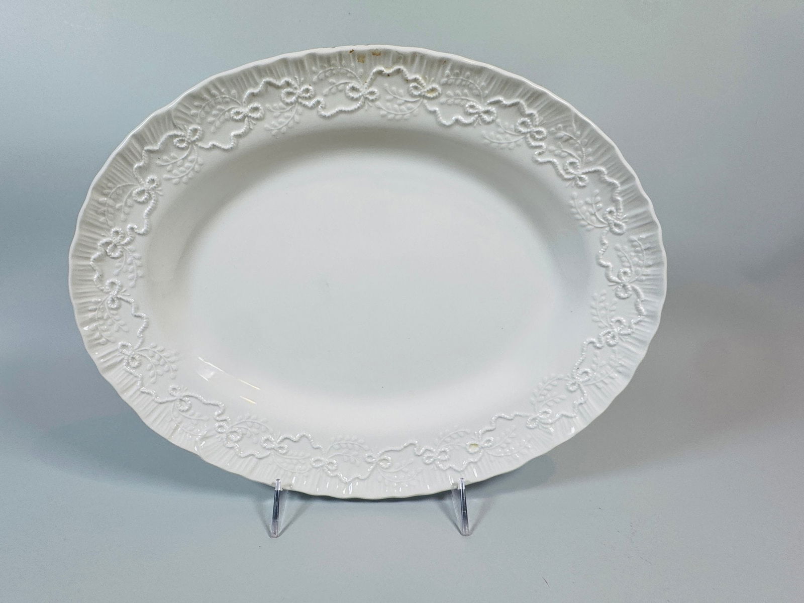 Wedgwood For Ralph Lauren Claire Serving Platter: H: 1 1/2 x w: 14 1/2 x d: 11 1/3 inchesCONDITION: Excellent. Needs light cleaning