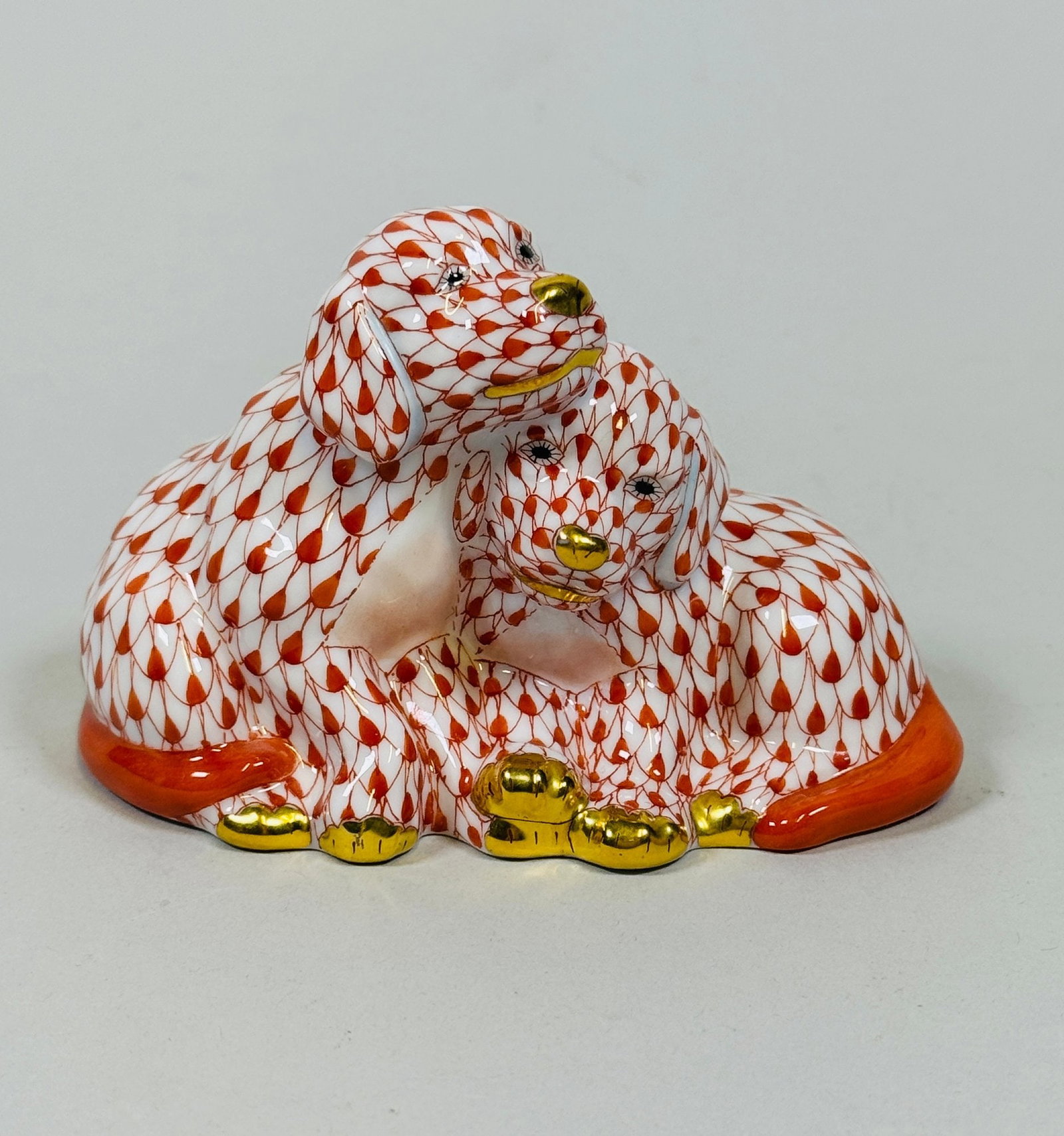 Herend Two Puppies Group (Rust Fishnet ) (1 of 3)